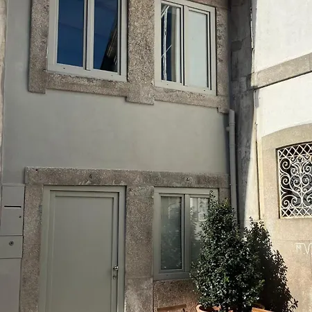 Апартаменты The Riverside House *