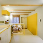 The Riverside House Apartment