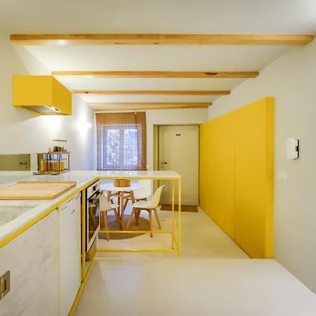 The Riverside House Apartment